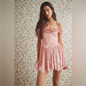 Urban Outfitters Kimchi Blue Carmen Velvet Floral Romper Playsuit Pink New Small